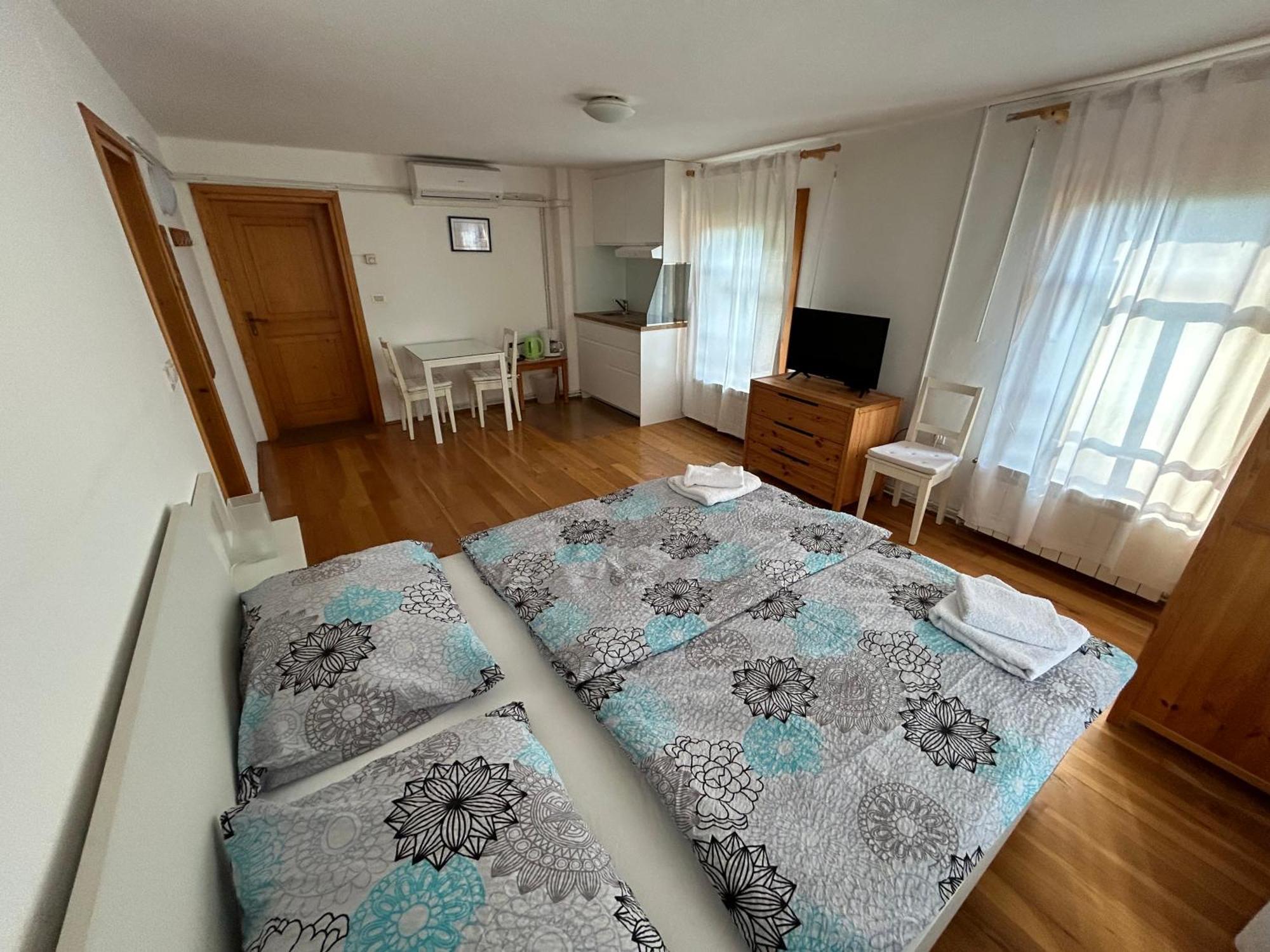 Stres-Less Sunny Apartments Kobarid Buitenkant foto